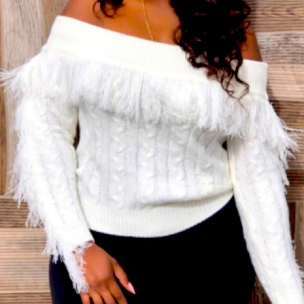 Cowgirl Style Sexy Off Shoulder White Tassels Line Trim & Sleeves Crop Sweater